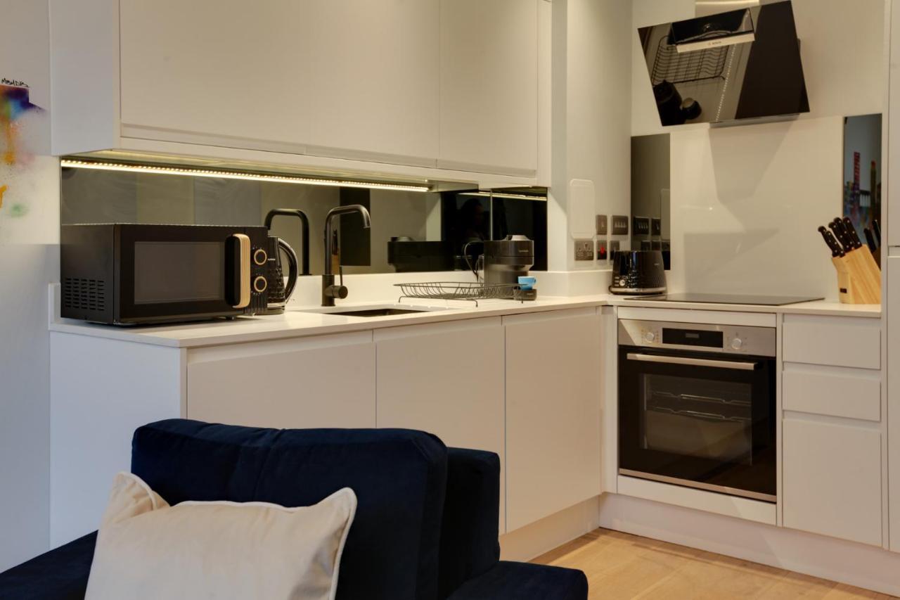 New London Life Executive Apartments 切姆 外观 照片