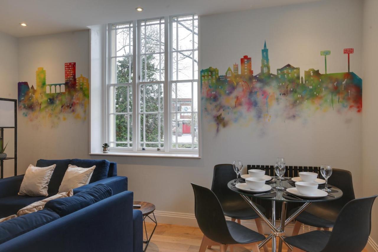 New London Life Executive Apartments 切姆 外观 照片