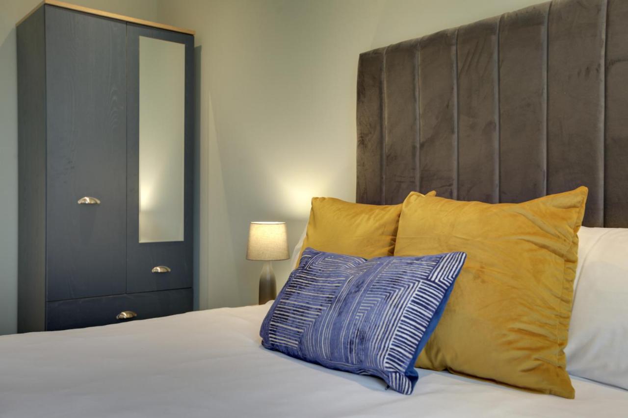 New London Life Executive Apartments 切姆 外观 照片