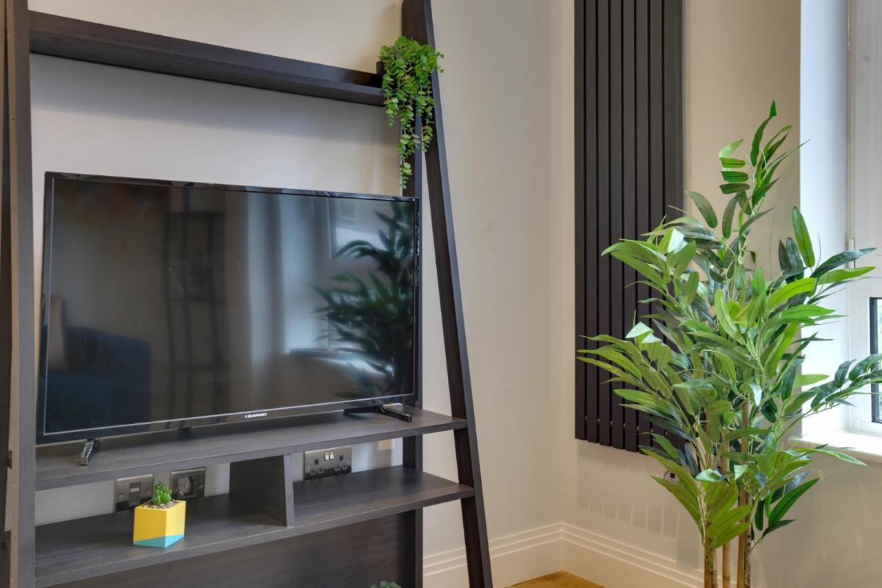 New London Life Executive Apartments 切姆 外观 照片