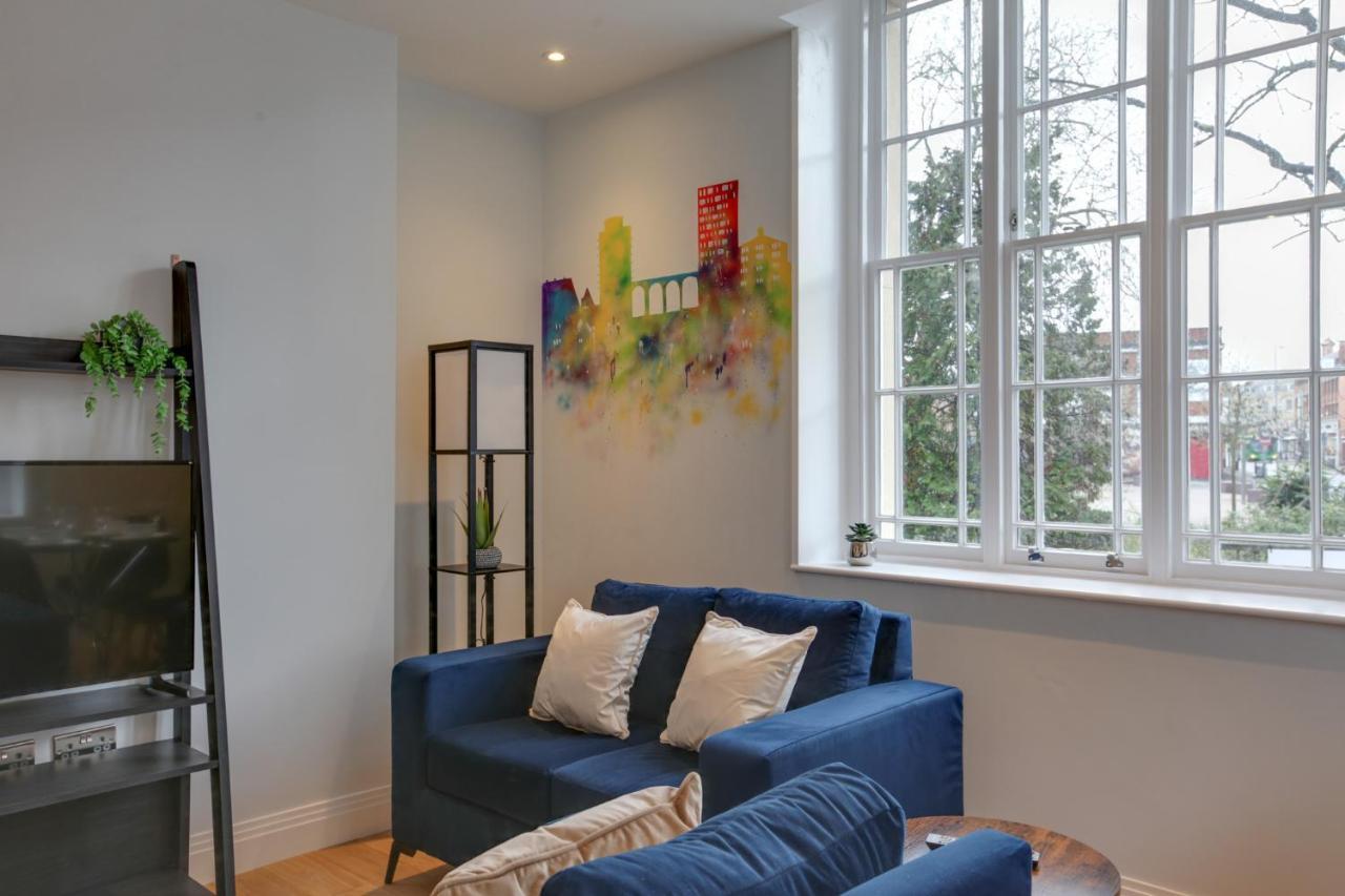New London Life Executive Apartments 切姆 外观 照片