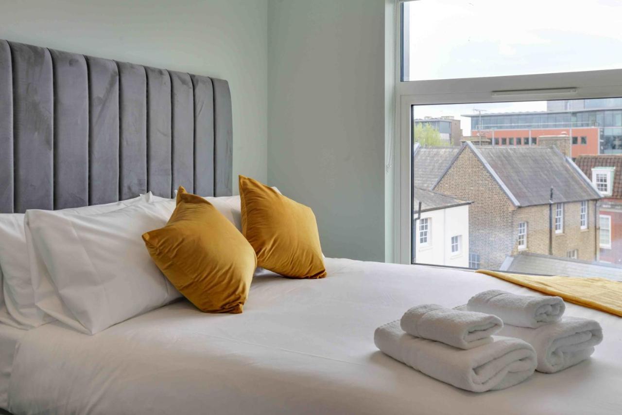 New London Life Executive Apartments 切姆 外观 照片