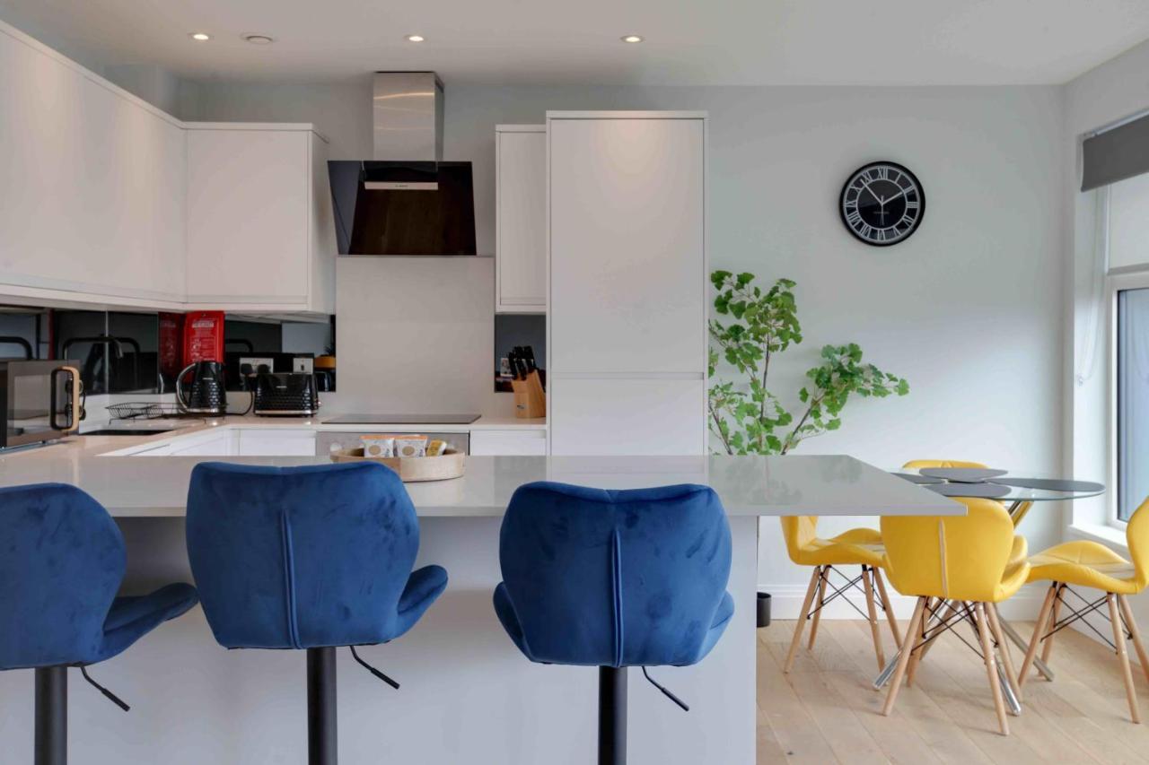 New London Life Executive Apartments 切姆 外观 照片