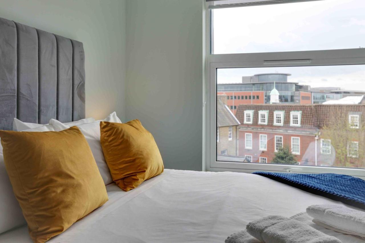 New London Life Executive Apartments 切姆 外观 照片