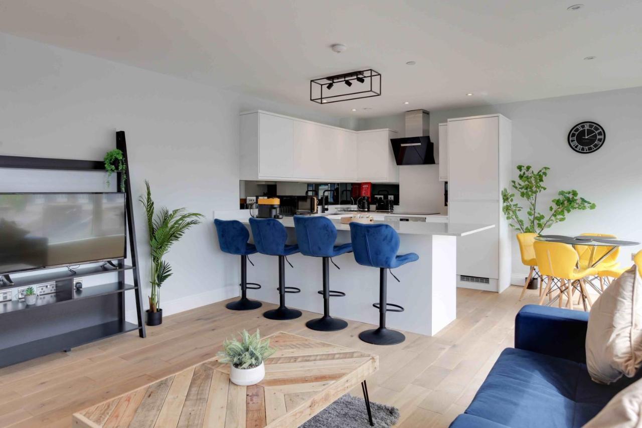 New London Life Executive Apartments 切姆 外观 照片