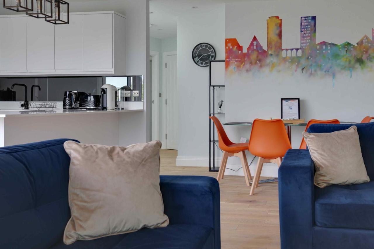 New London Life Executive Apartments 切姆 外观 照片
