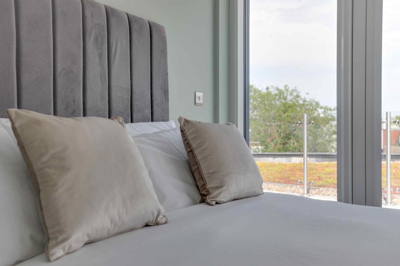 New London Life Executive Apartments 切姆 外观 照片