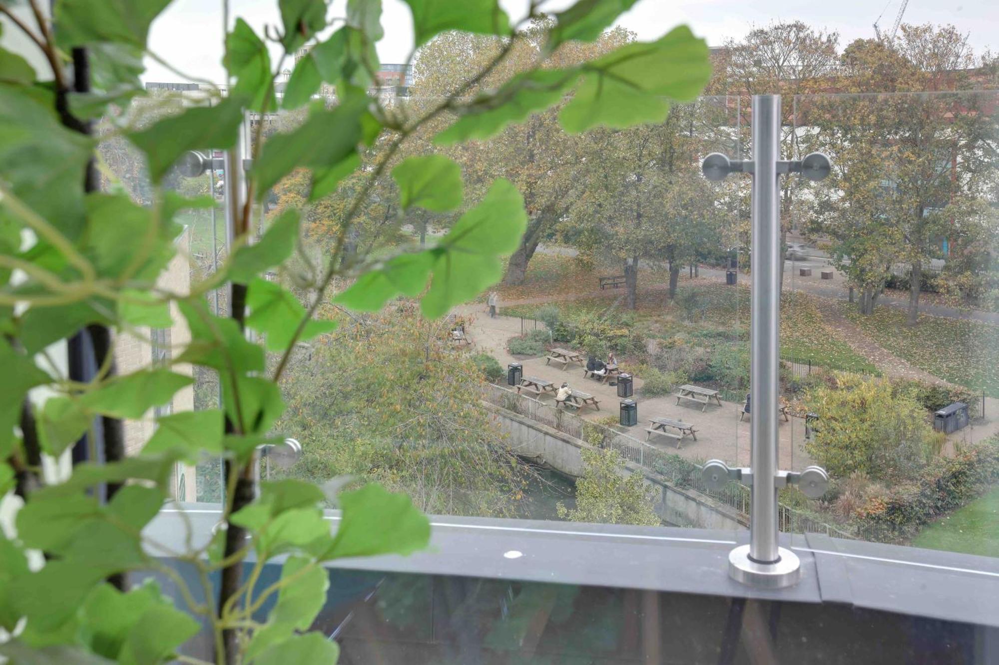 New London Life Executive Apartments 切姆 外观 照片