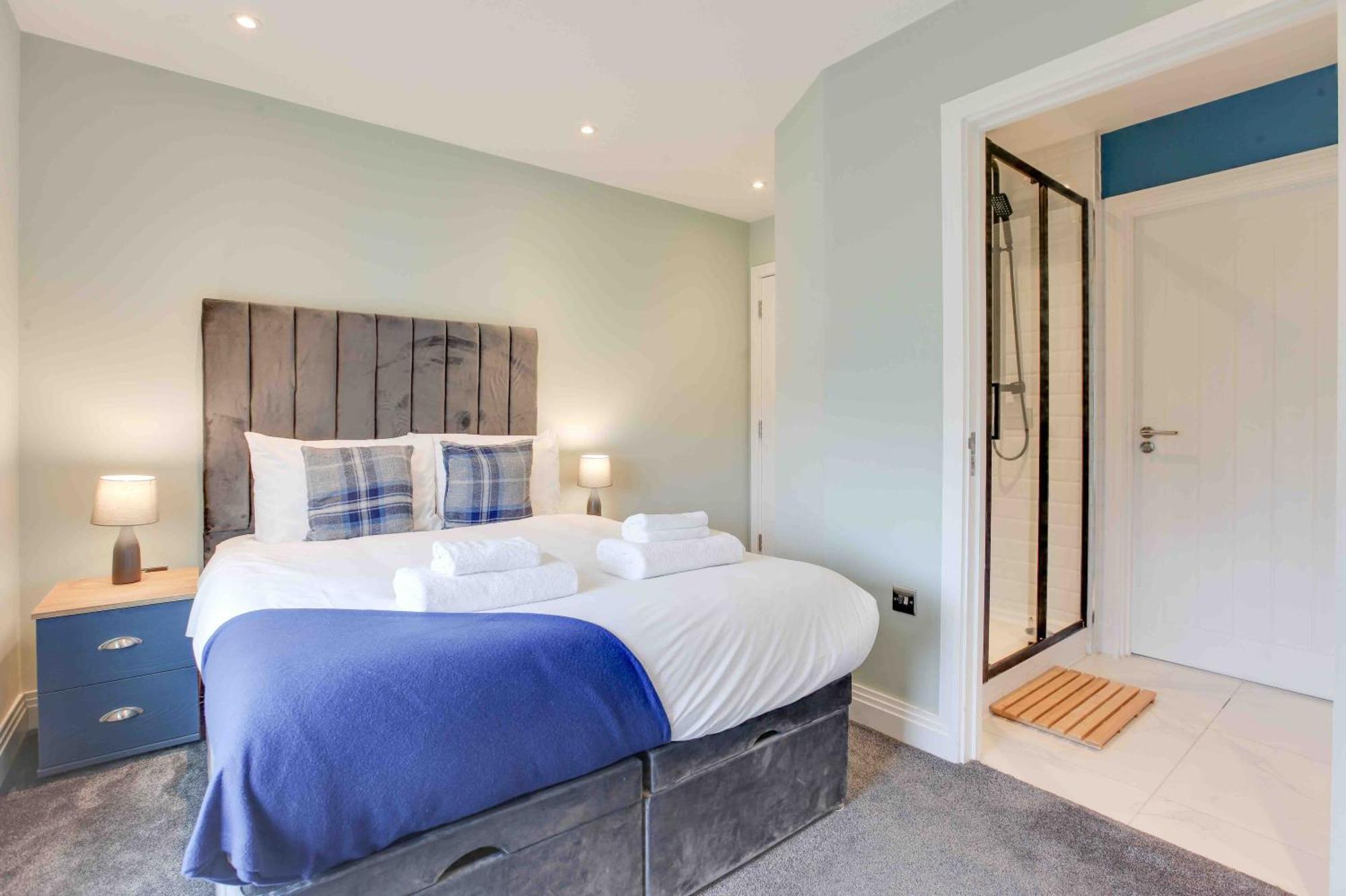 New London Life Executive Apartments 切姆 外观 照片