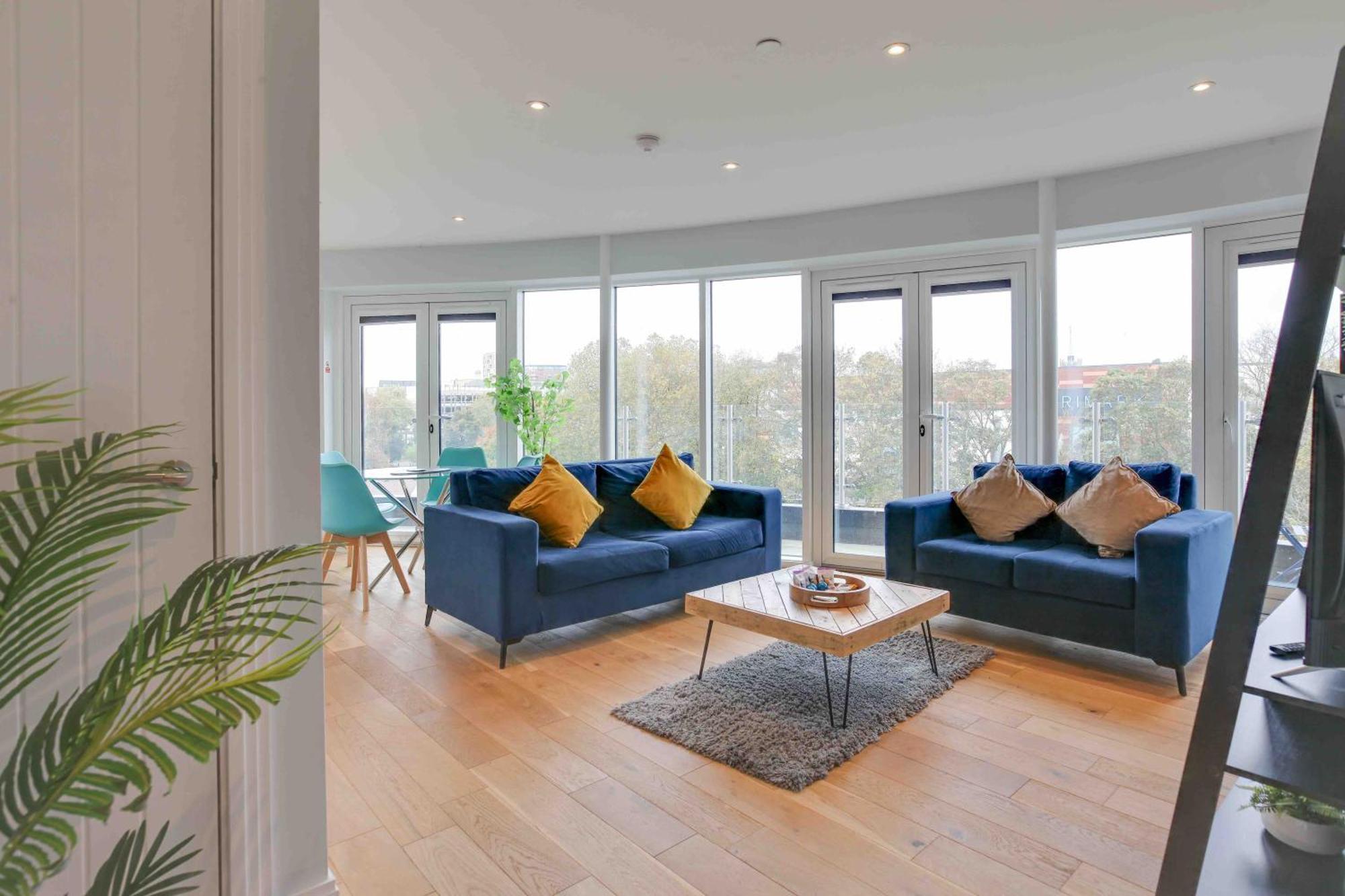 New London Life Executive Apartments 切姆 外观 照片