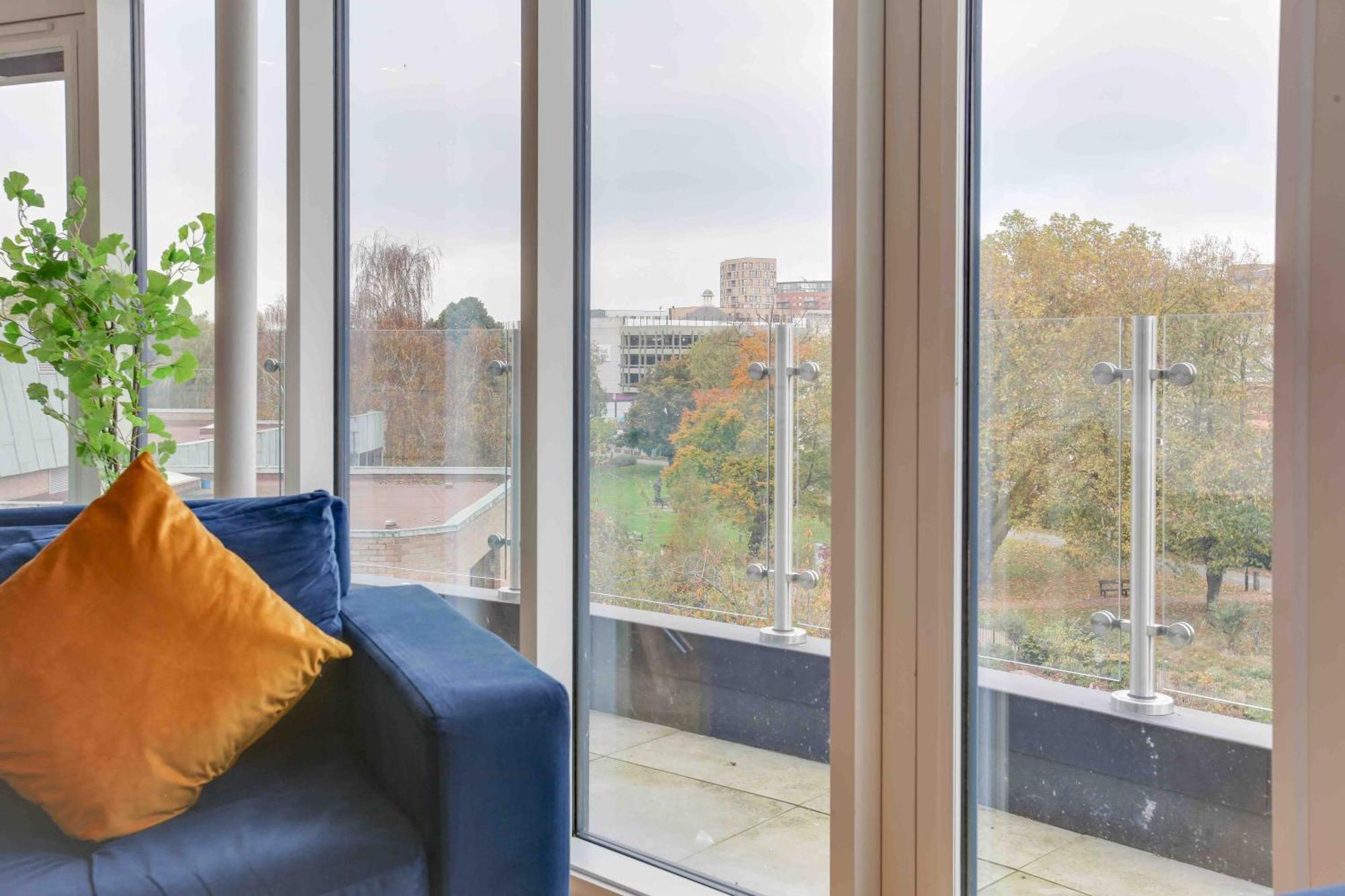 New London Life Executive Apartments 切姆 外观 照片