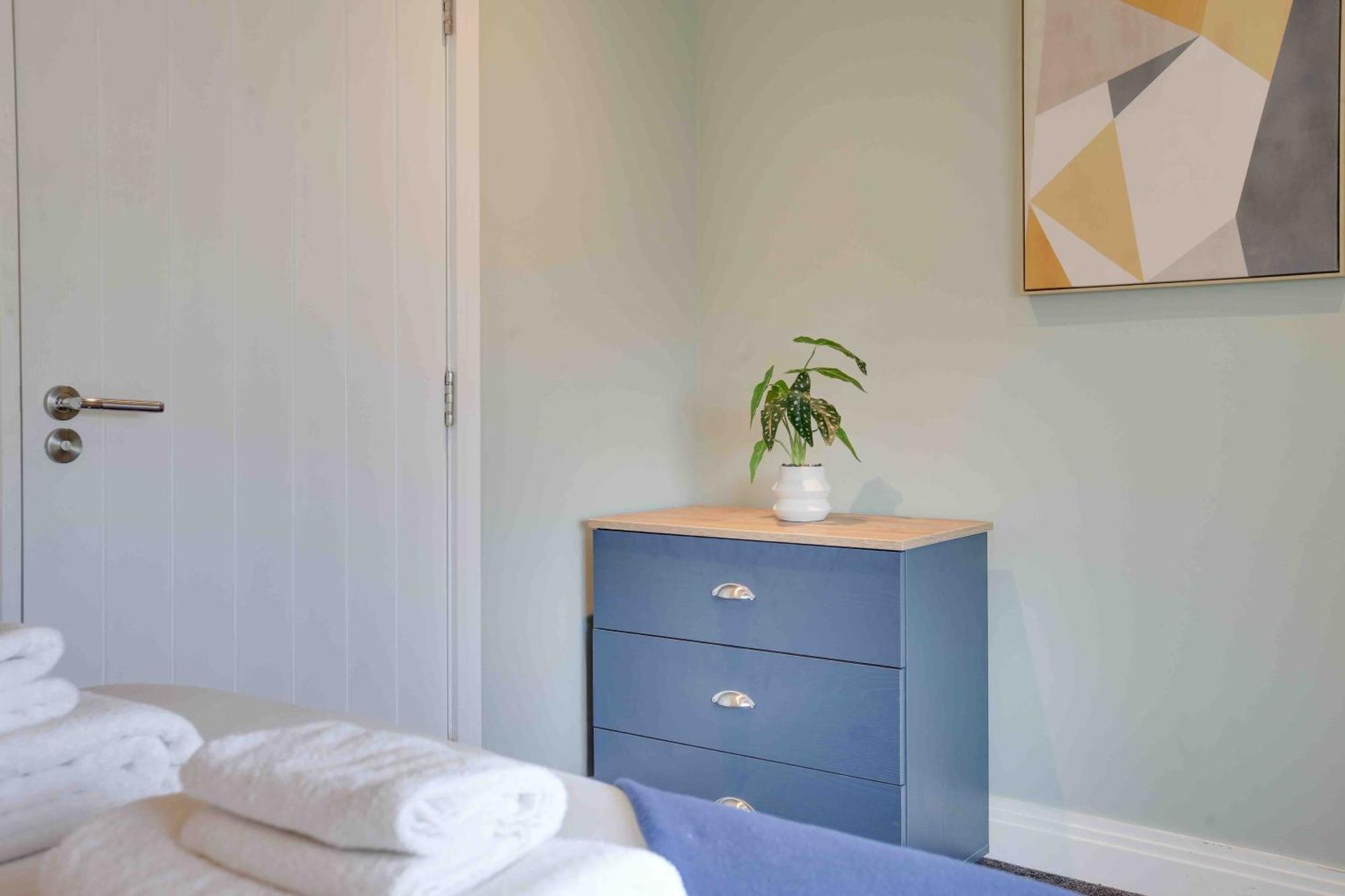 New London Life Executive Apartments 切姆 外观 照片