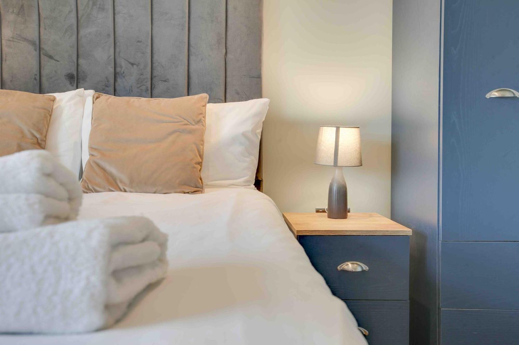 New London Life Executive Apartments 切姆 外观 照片
